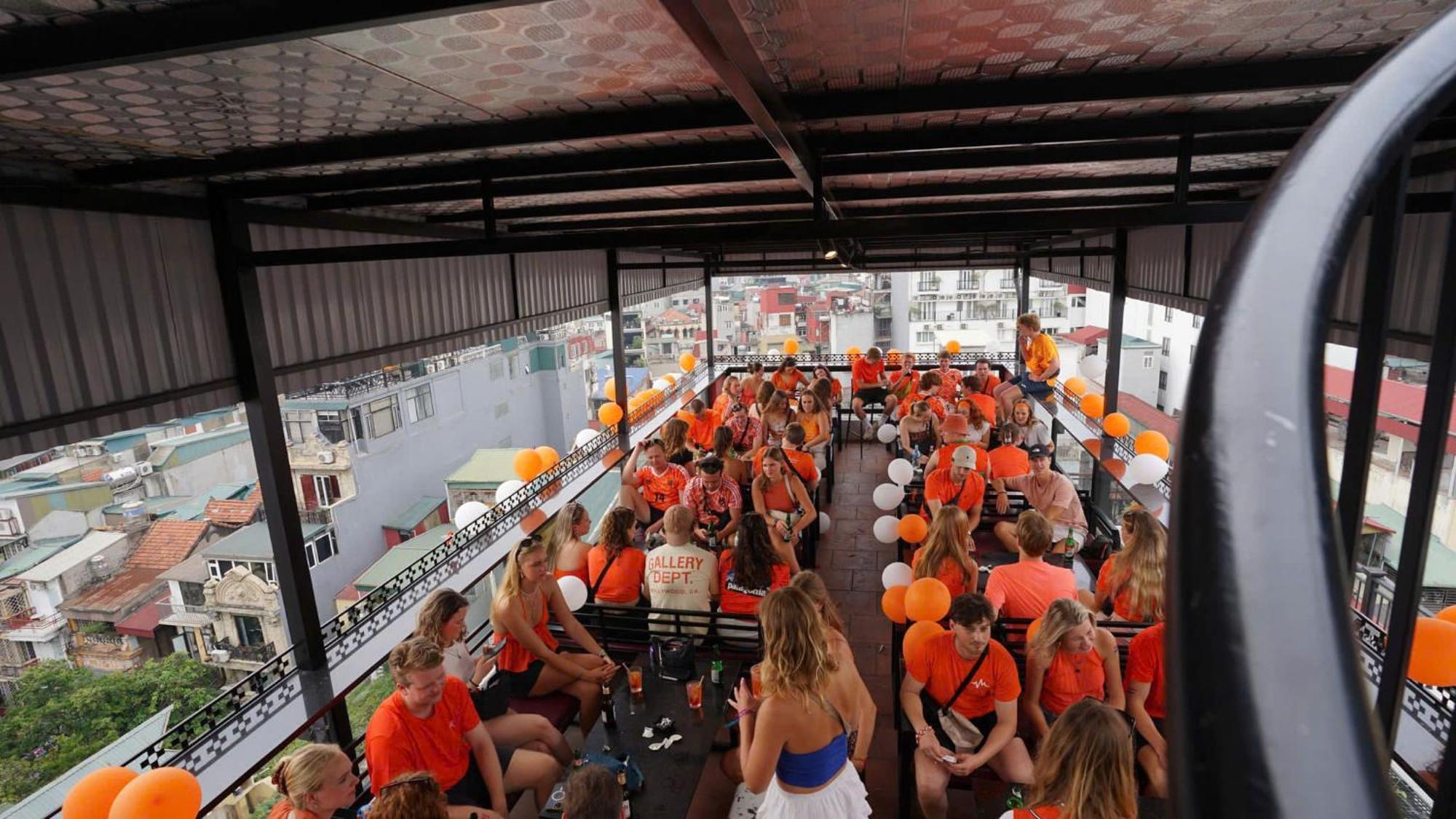 Lakeview Backpackers Hostel & Rooftop Bar هانوي المظهر الخارجي الصورة