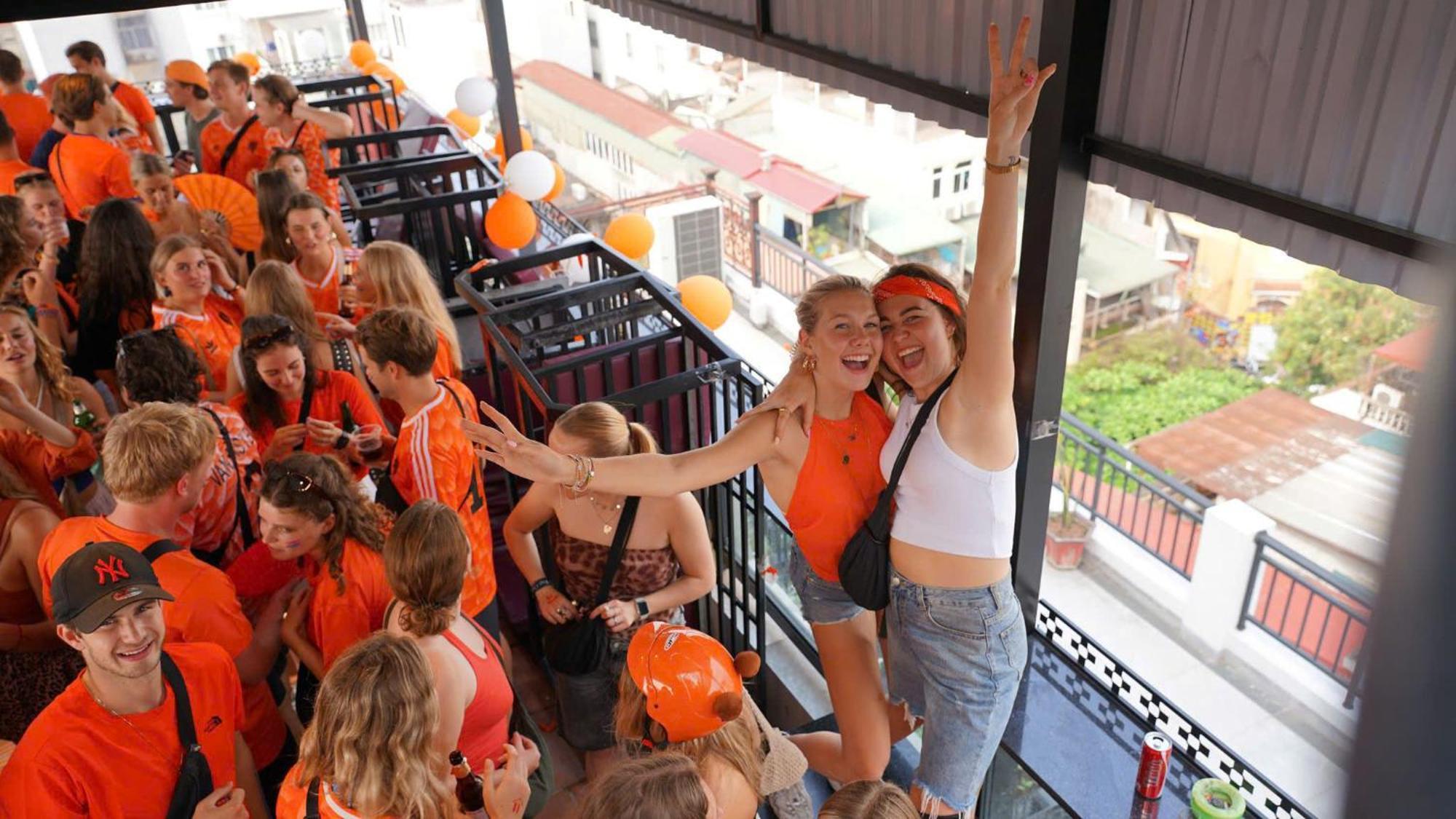 Lakeview Backpackers Hostel & Rooftop Bar هانوي المظهر الخارجي الصورة