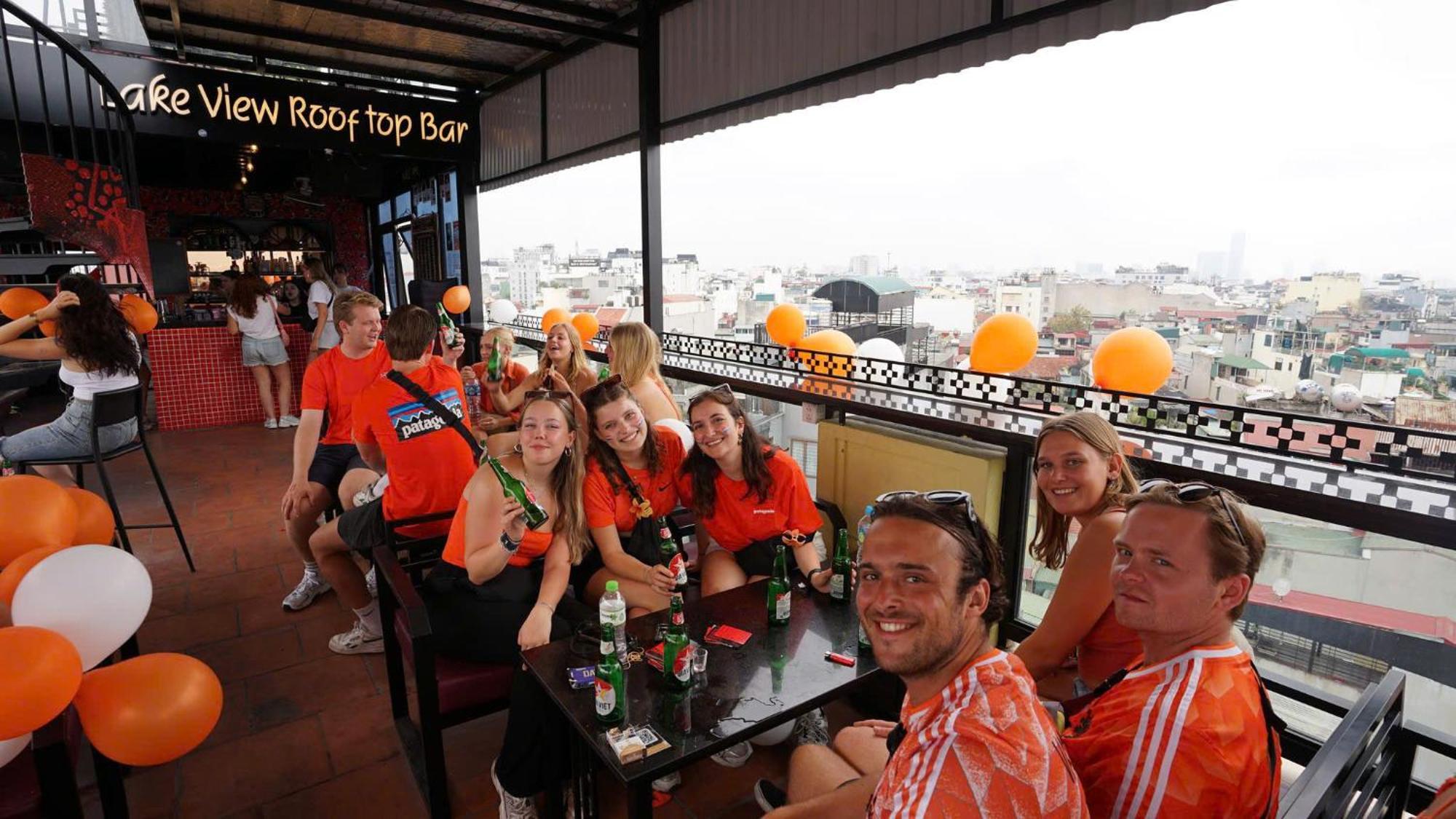 Lakeview Backpackers Hostel & Rooftop Bar هانوي المظهر الخارجي الصورة
