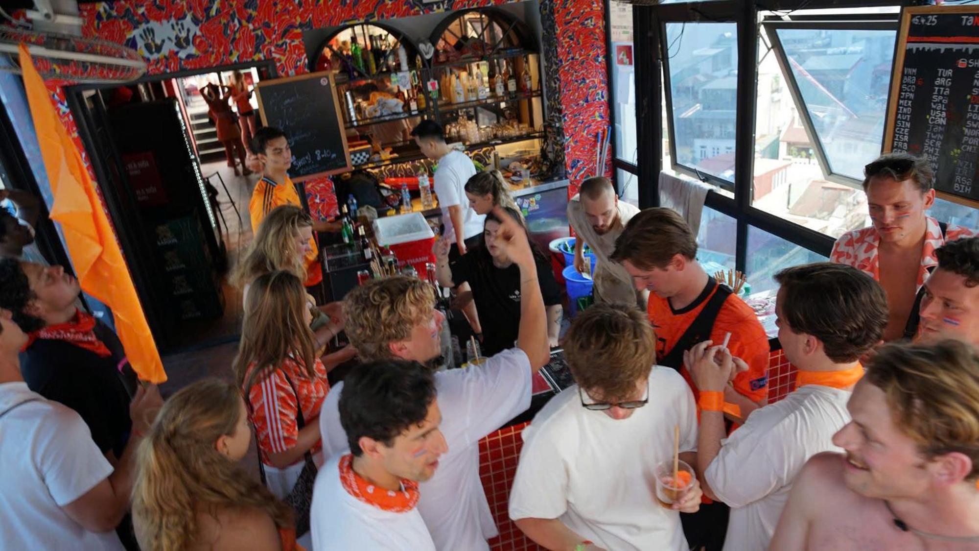 Lakeview Backpackers Hostel & Rooftop Bar هانوي المظهر الخارجي الصورة